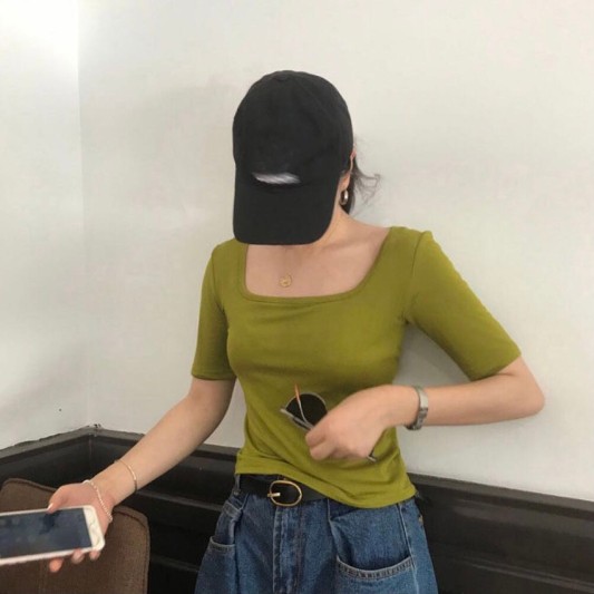 方领修身百搭上衣